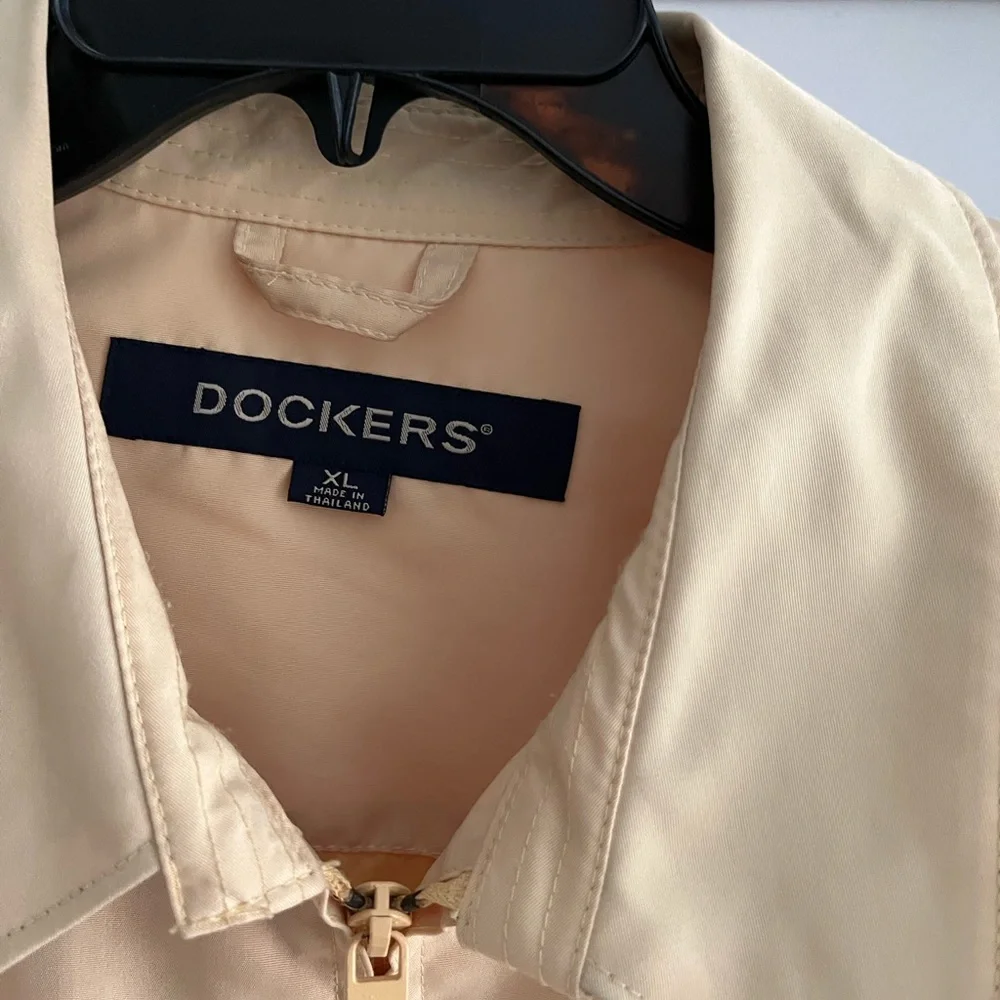 Dockers Man’s Windbreaker Golf Jacket - Picture 2 of 3